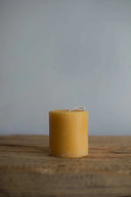 Load image into Gallery viewer, Small Beeswax Pillar