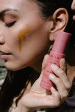 Load image into Gallery viewer, Tewín'xw Cranberry Rose Antioxidant Facial Serum