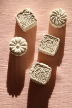 Load image into Gallery viewer, Assortment of shower steamers