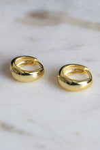 Load image into Gallery viewer, Small, gold huggie hoops