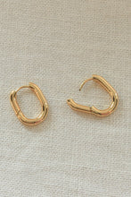 Load image into Gallery viewer, oval gold hoops